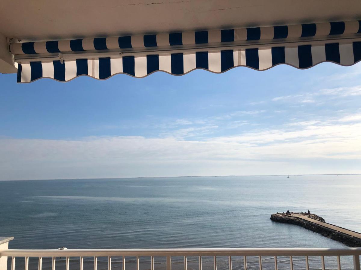 Apartamento En Primera Linea De Mar Sant Carles De La Rapita Luaran gambar