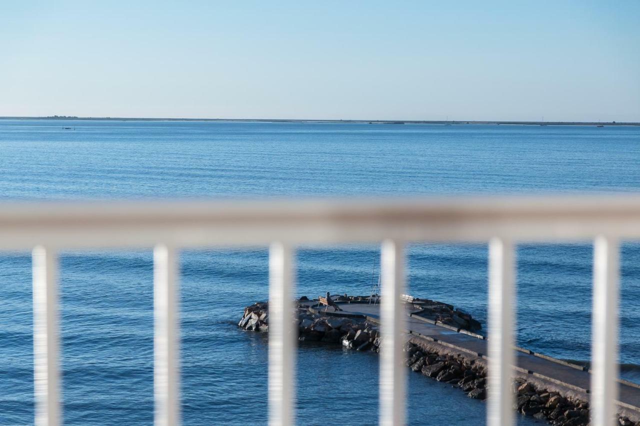 Apartamento En Primera Linea De Mar Sant Carles De La Rapita Luaran gambar