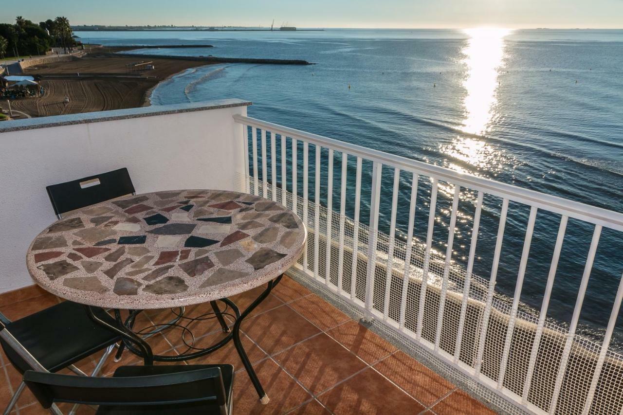 Apartamento En Primera Linea De Mar Sant Carles De La Rapita Luaran gambar